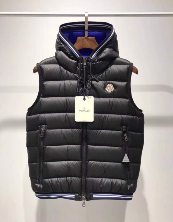 moncler hooded body warmer