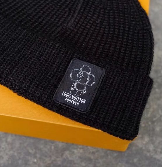 black louis vuitton beanie