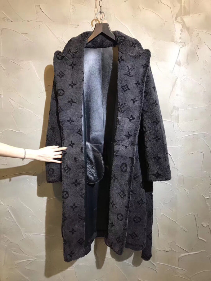 Louis Vuitton Shearling Embossed Monogram Jacket BLACK. Size 54