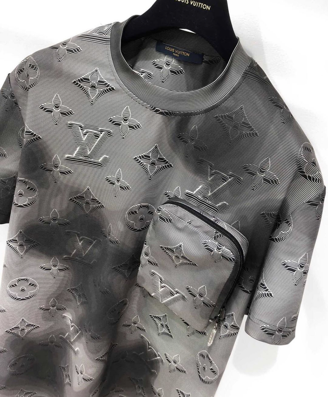 Louis Vuitton® 3d Pocket Monogram Cotton T-shirt Blue. Size Xs in 2023