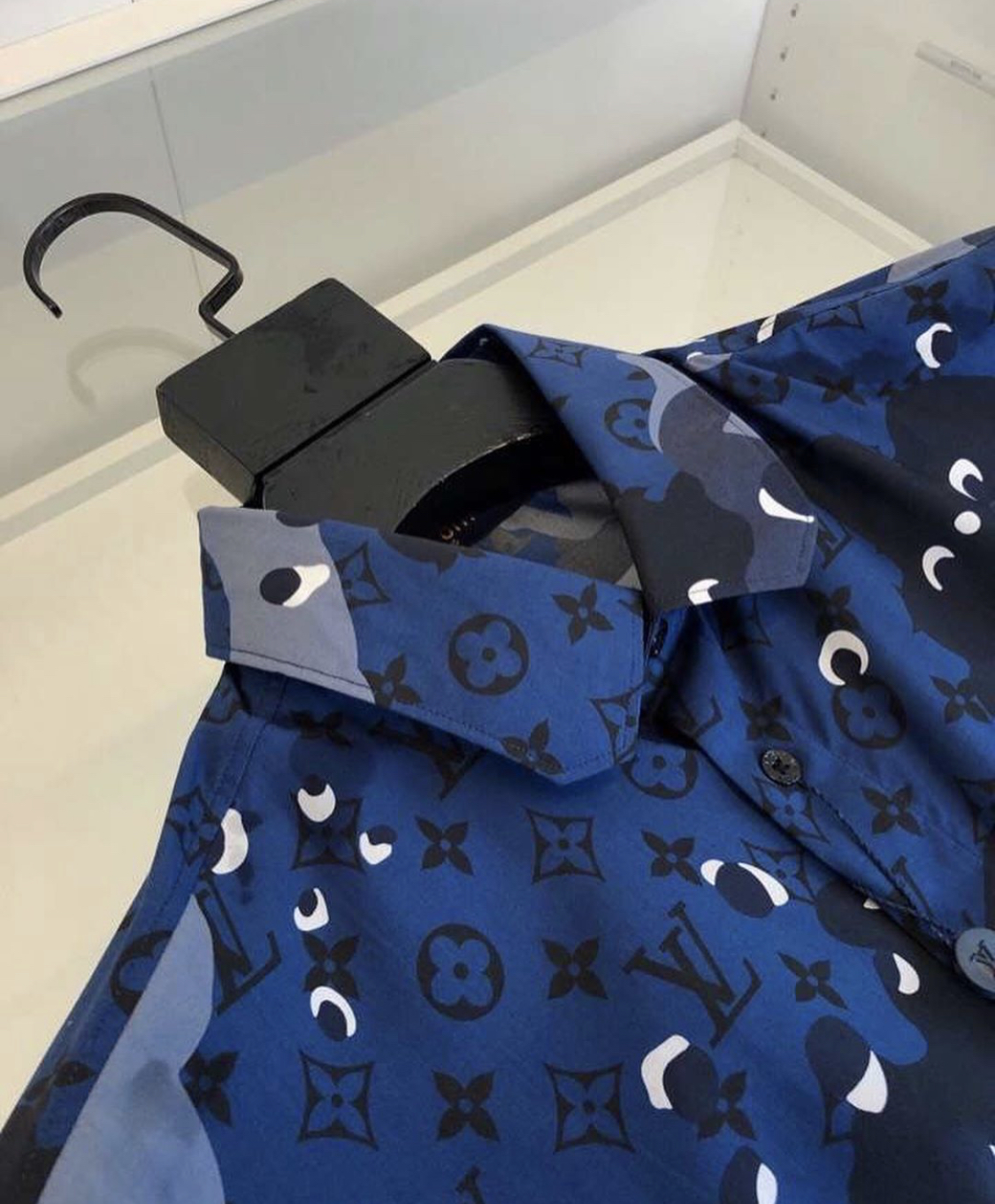 Louis Vuitton CAMO DNA SHIRT – Billionairemart